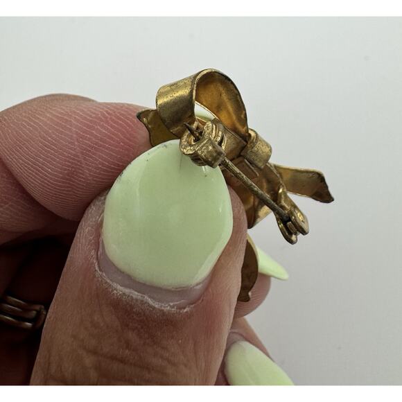 2 1/2” VTG Unsigned Gold Bow Ribbon Pendant Brooch Pin Mary Jesus Prayer Jewelry - Picture 4 of 7
